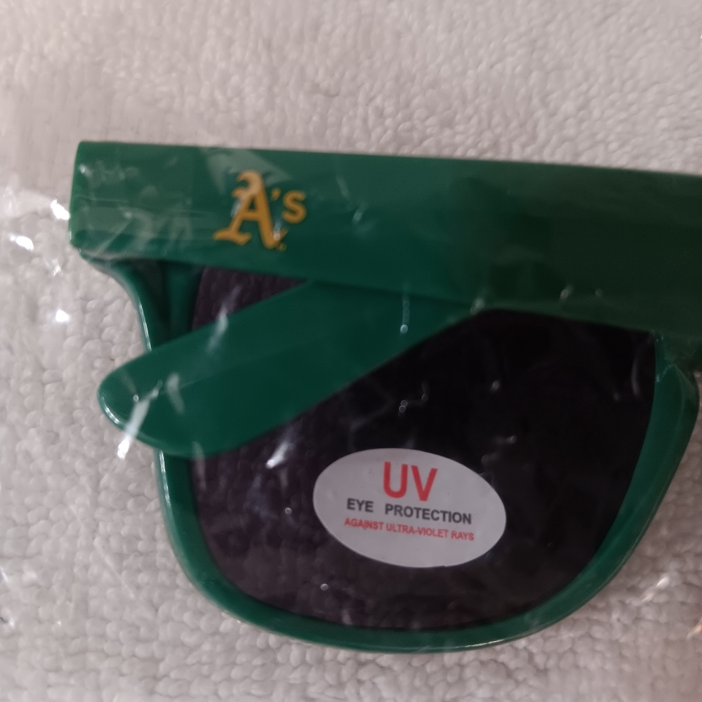 A......Green Sunglasses with UV Protection